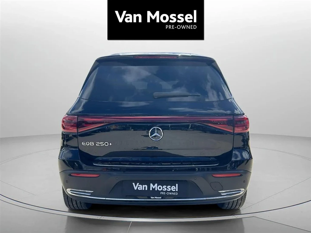 Mercedes-Benz-EQB-image-5