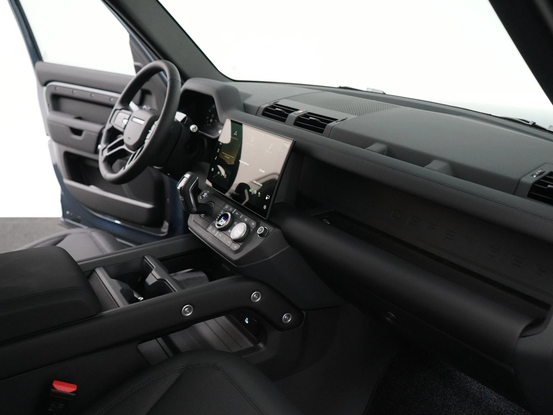 Land Rover-Defender-image-37