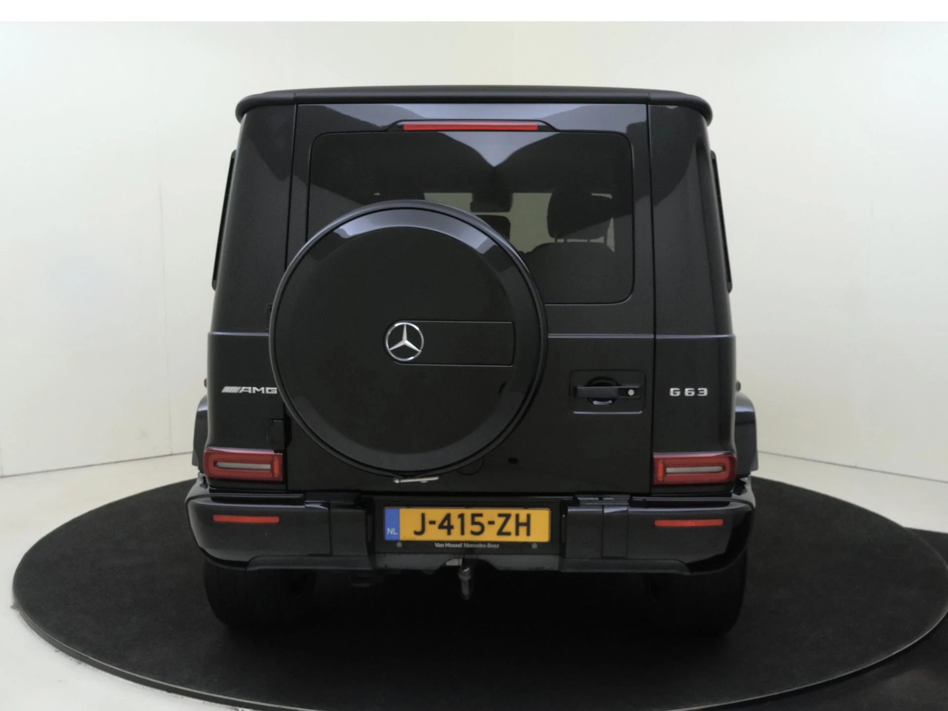 Mercedes-Benz-G-Klasse-image-7