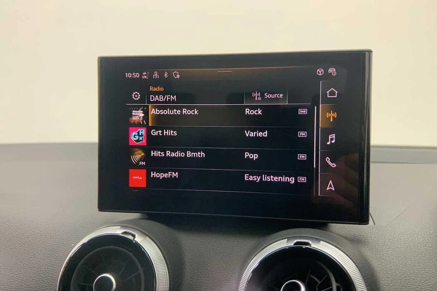 Audi-SQ2-image-25