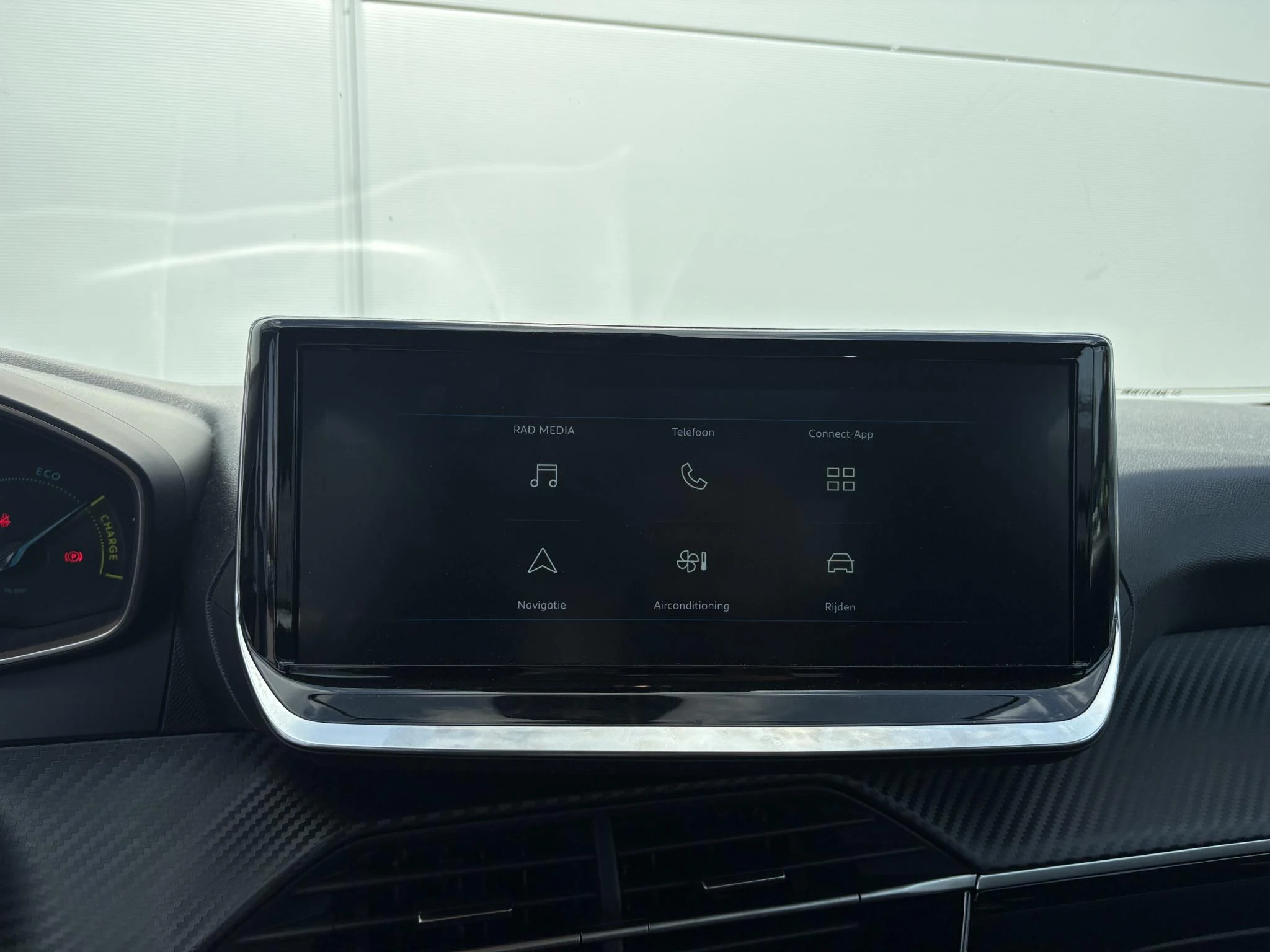 Peugeot-208-image-15