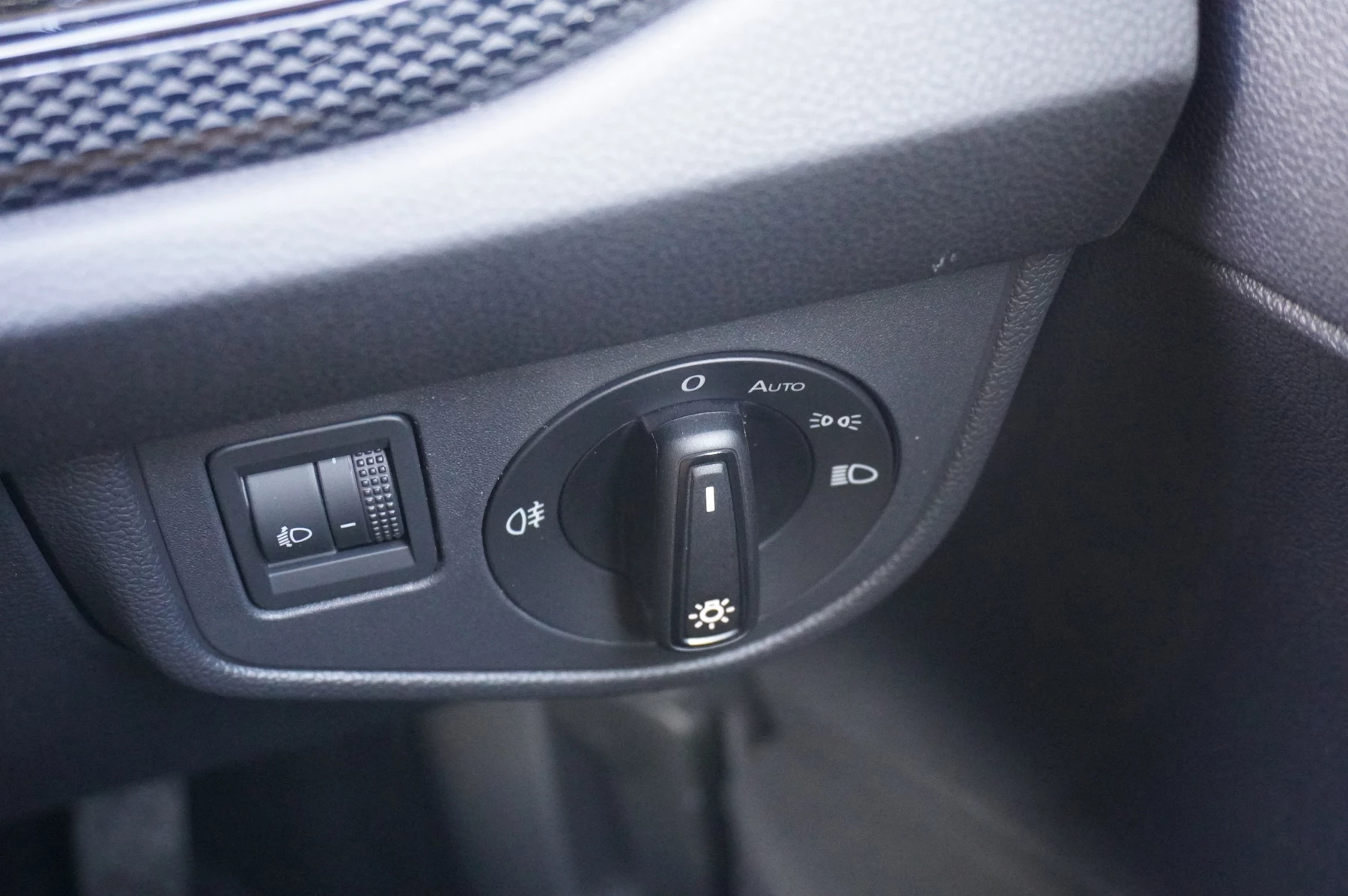 Volkswagen-Polo-image-27