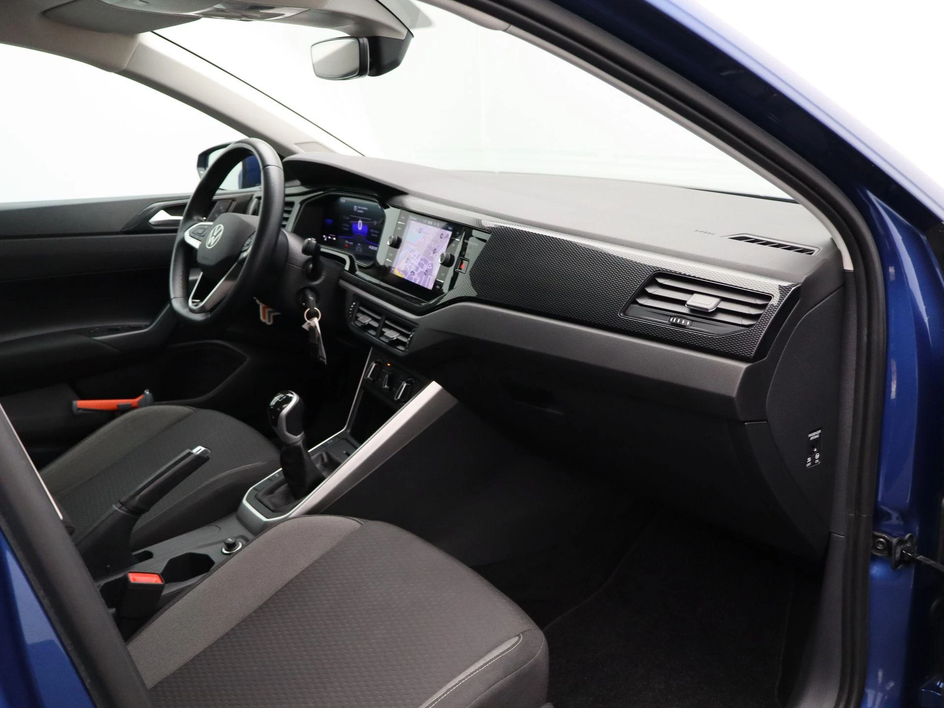 Volkswagen-Polo-image-30