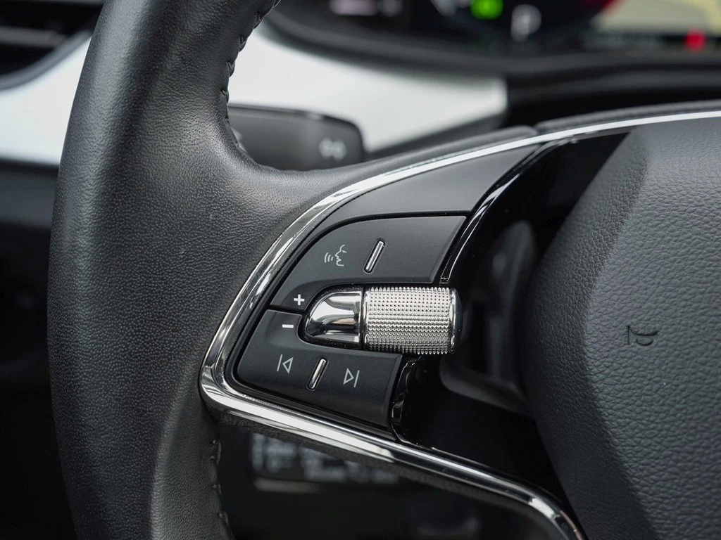 Škoda Kamiq 1,0 TSI DSG Ambition,LED,ACC,ALU Kamera,Climatronic,Park-Pilot