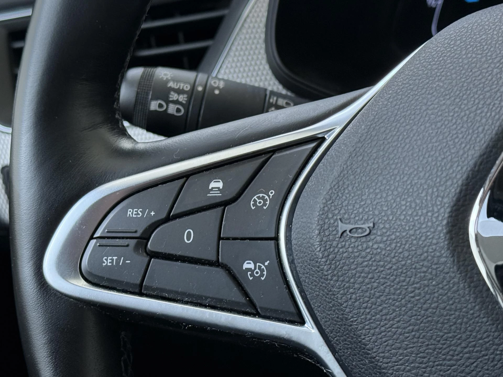 Renault-Arkana-image-12