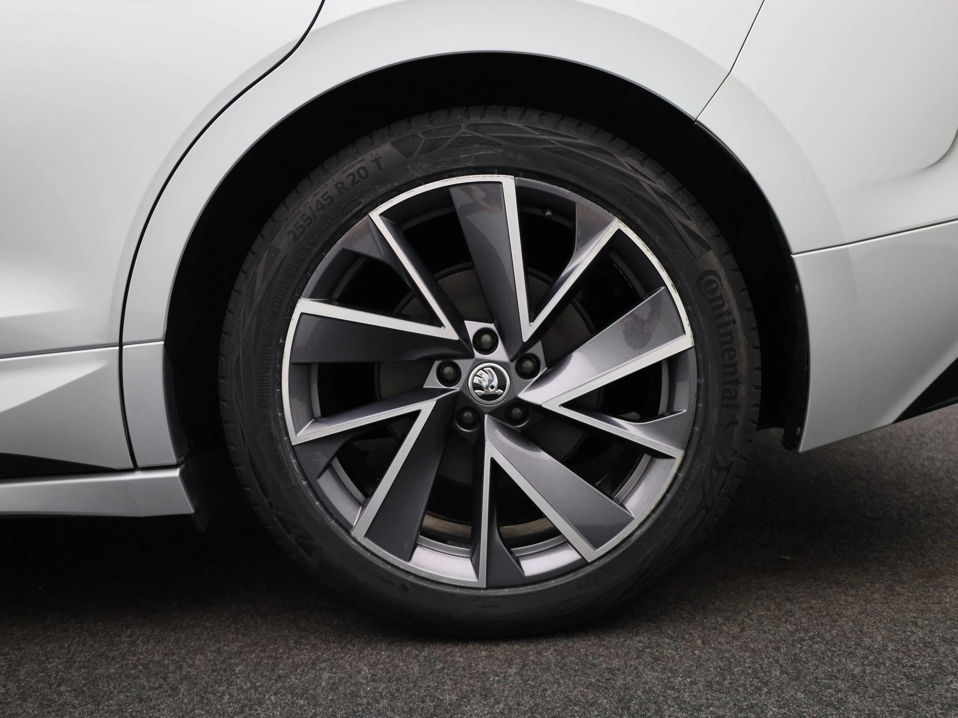 Škoda-Enyaq iV-image-12