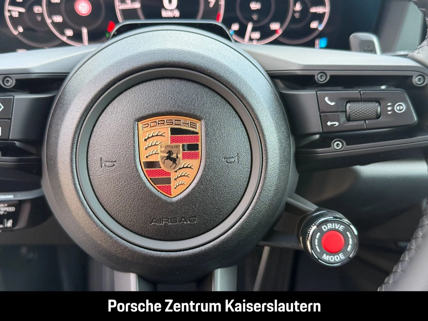 Porsche 911 992 Carrera Cabrio Liftsystem-VA Sportabgas carrera