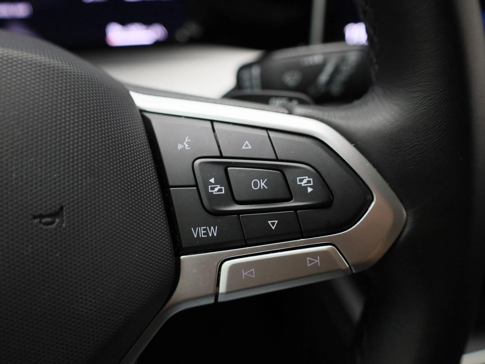 Volkswagen-Golf-image-19