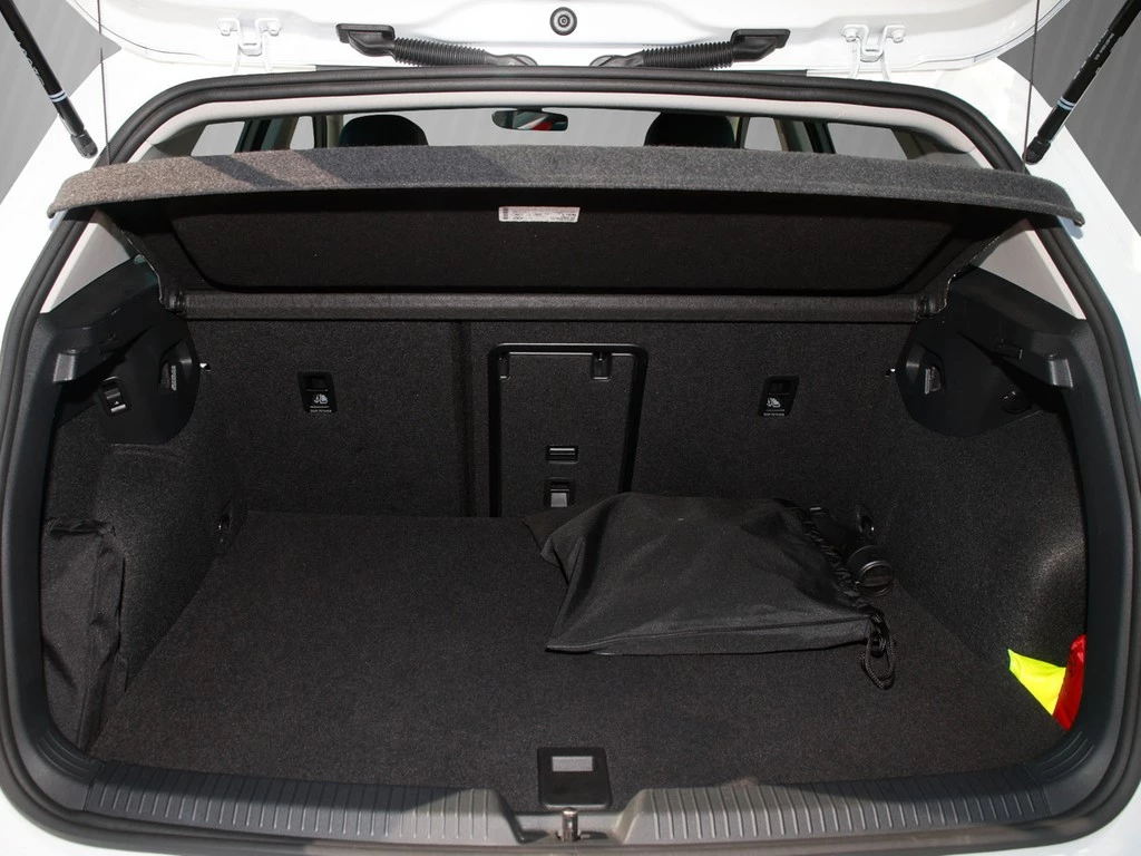 Volkswagen Golf VIII 1.5 TSI DSG eHybrid Life AHK, VWG