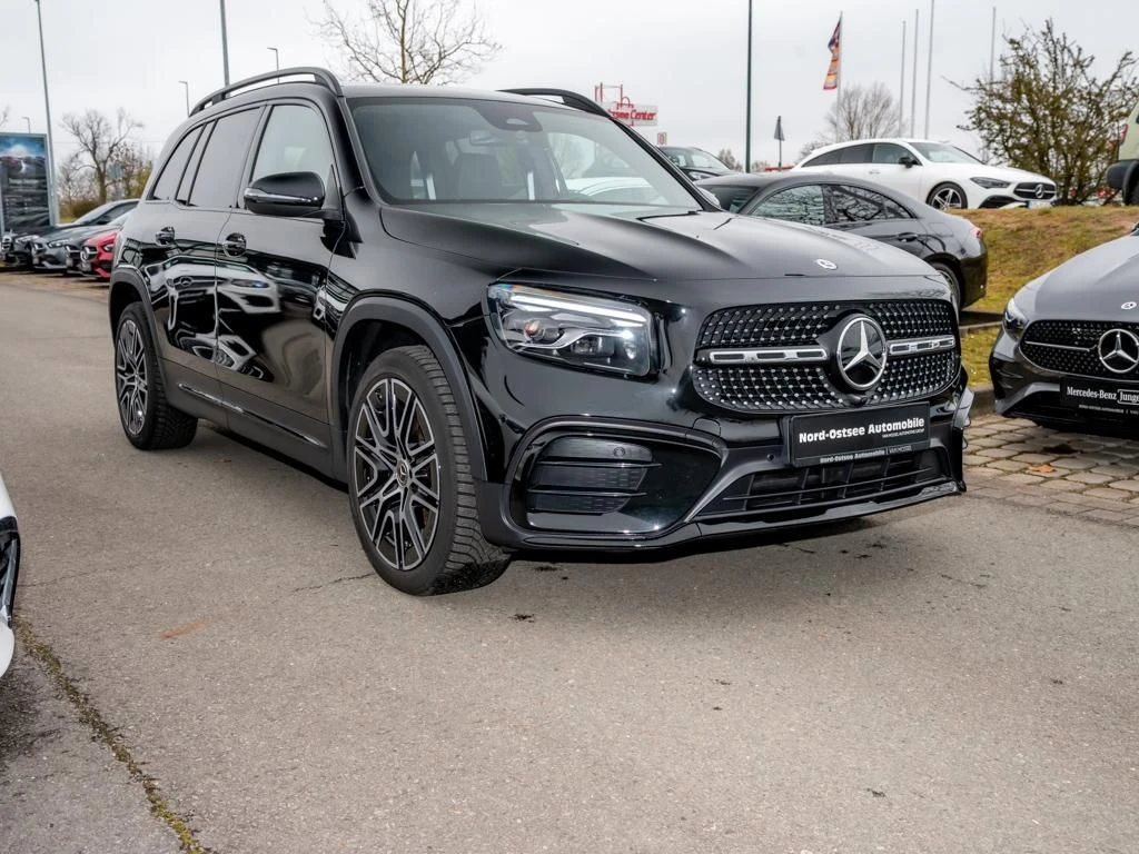 Mercedes-Benz-GLB 200 d-image-4