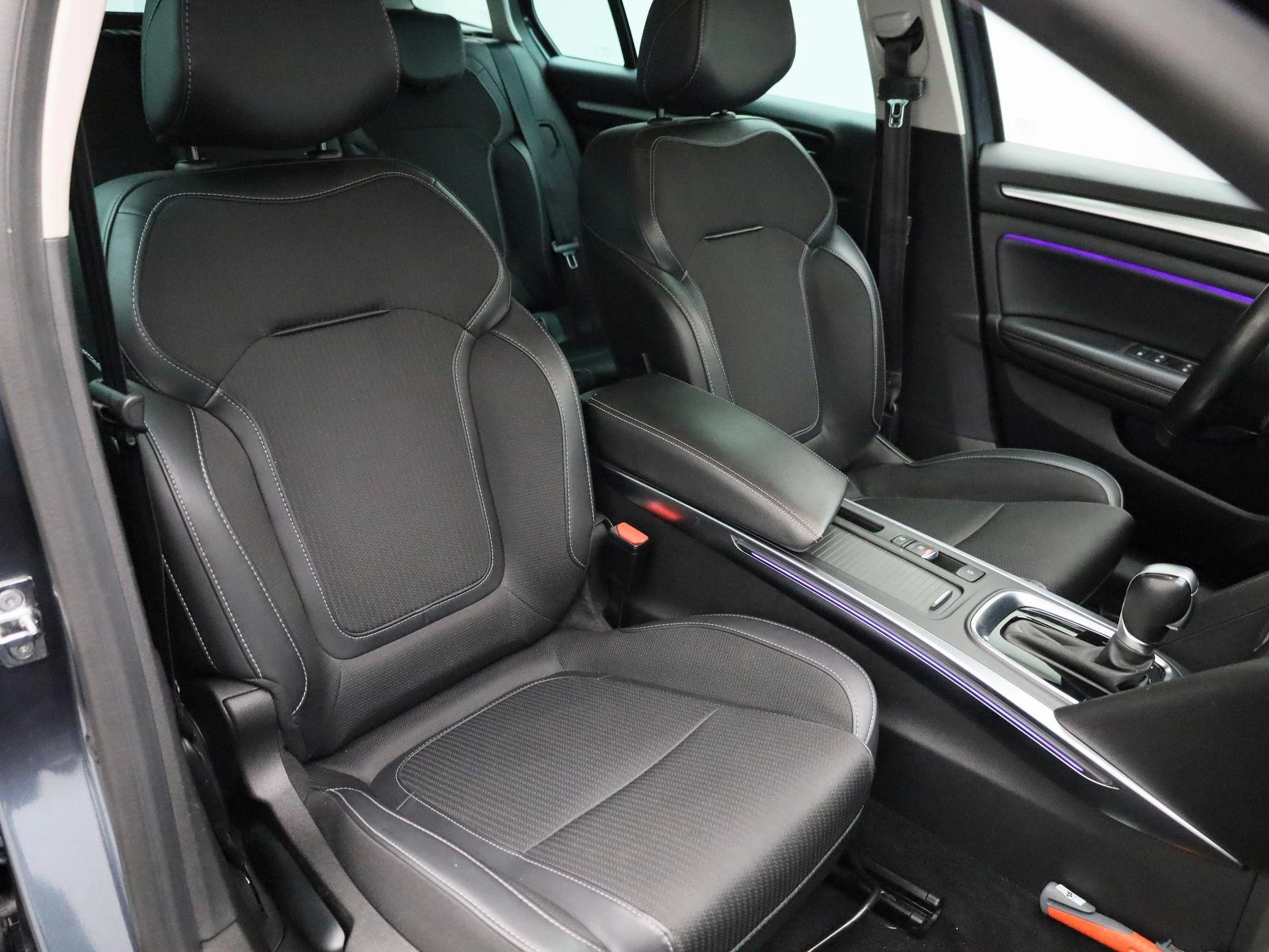 Renault-Megane E-Tech-image-34