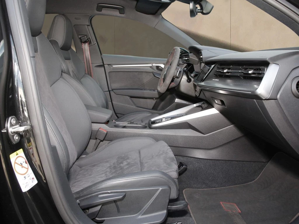 Audi RS3 Sportback 2.5 TFSI Q 19"|NAVI+VC|MATRIX|B&O|