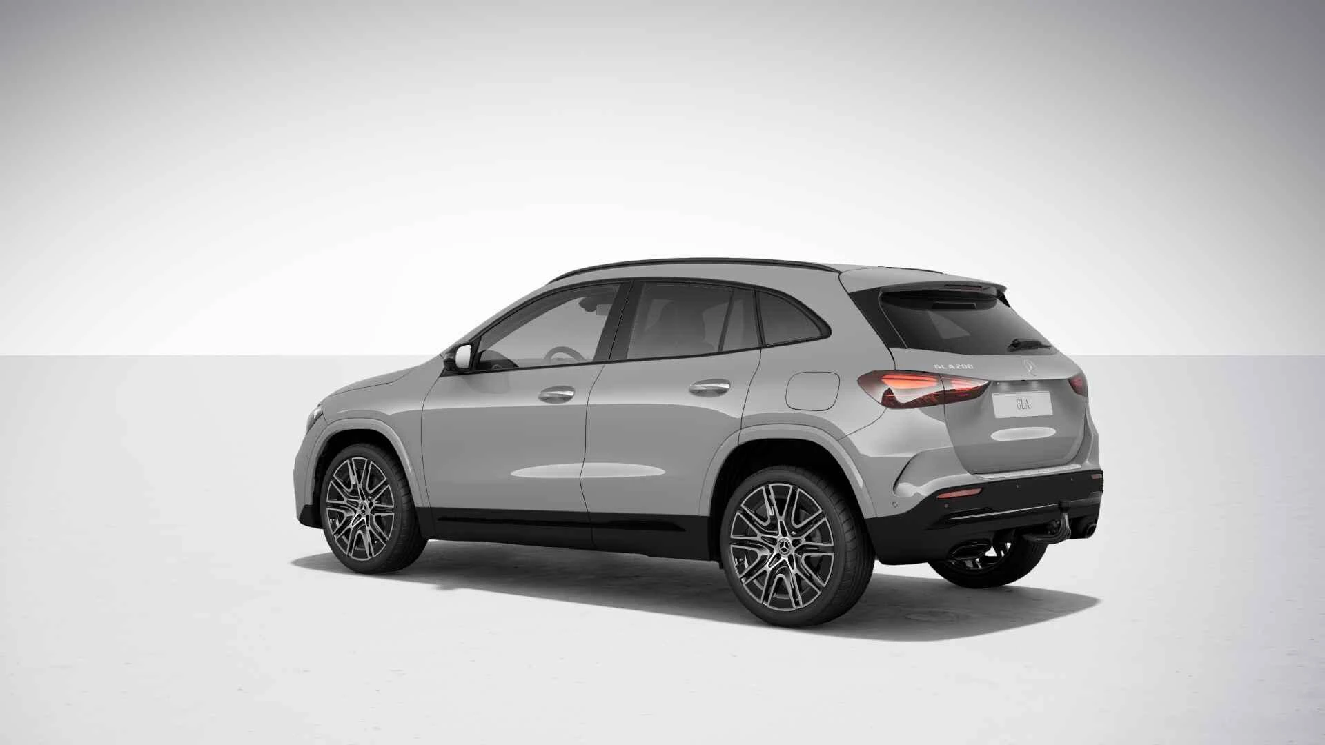 Mercedes-Benz-GLA-image-2