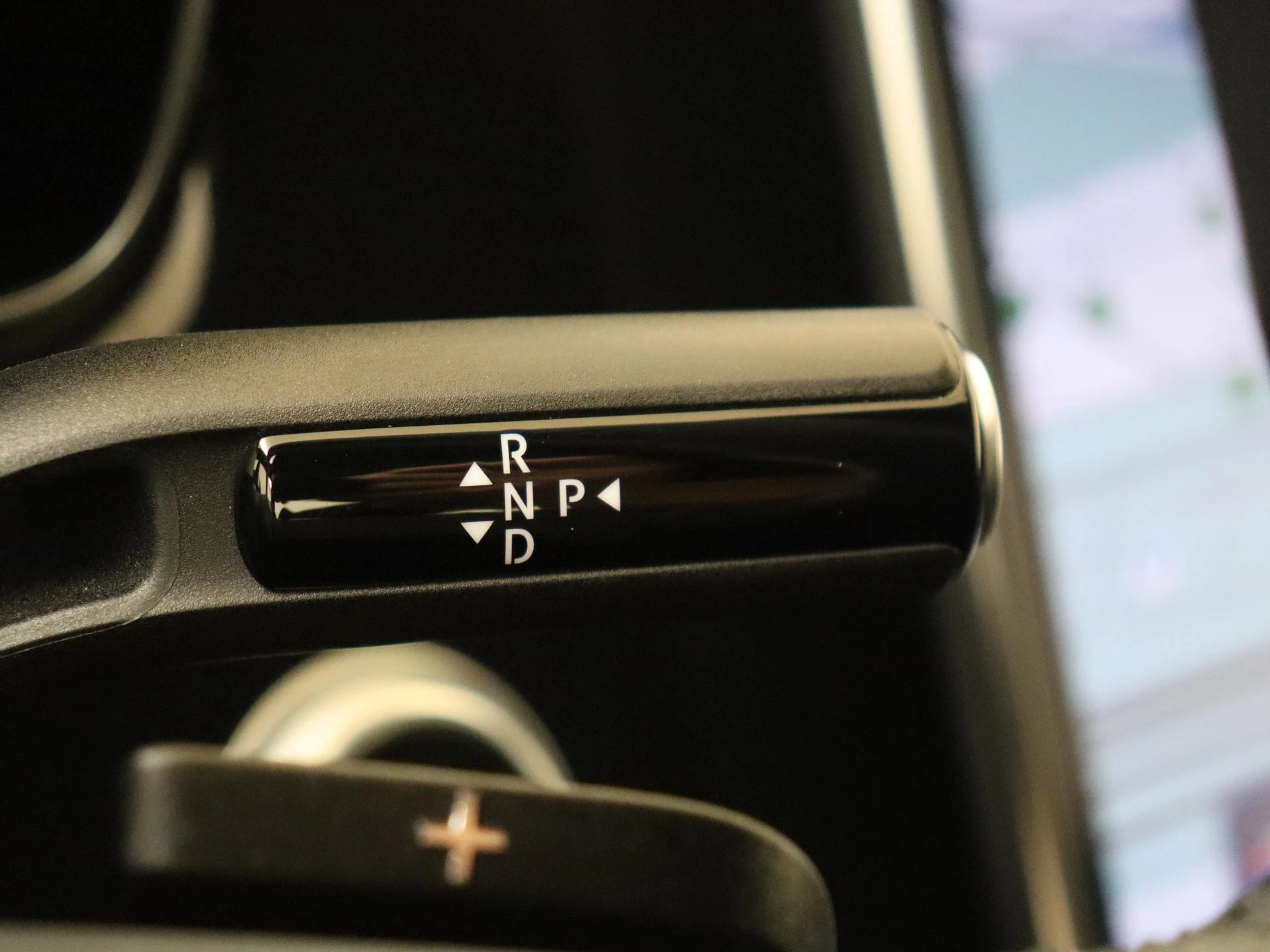 Mercedes-Benz-EQE-image-13