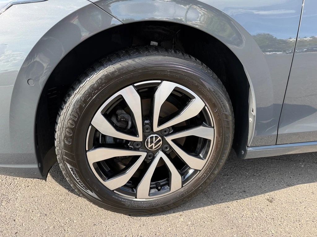 Volkswagen-Golf-image-2
