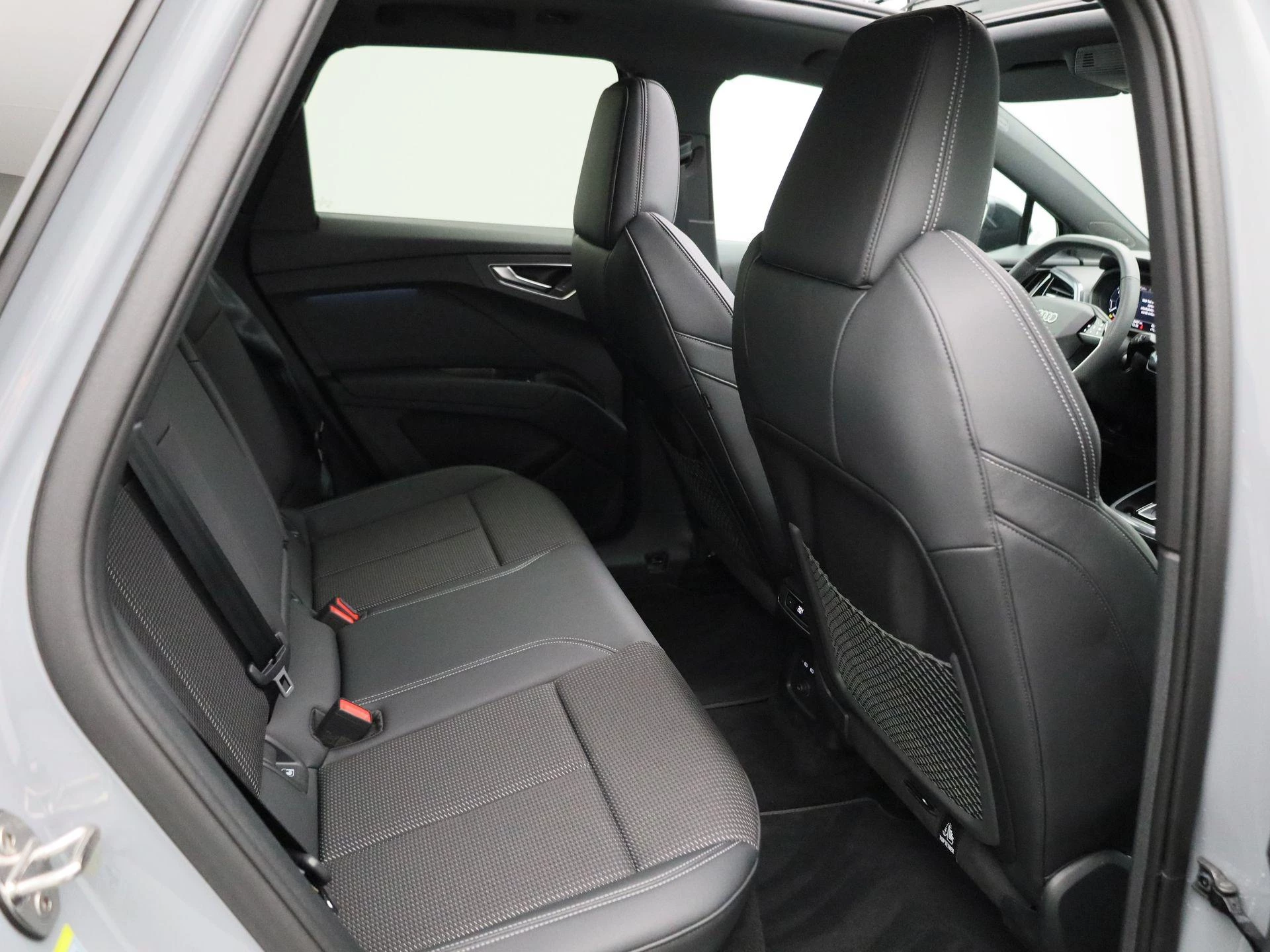 Audi-Q4 e-tron-image-40