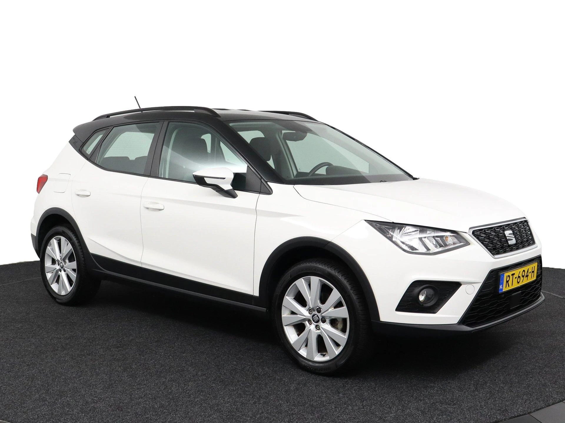 SEAT-Arona-image-6