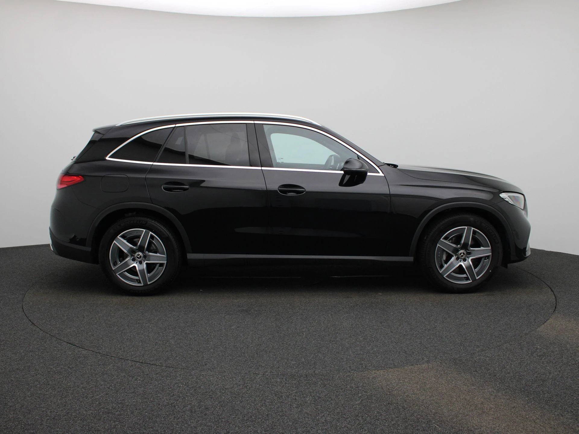 Mercedes-Benz-GLC-image-5