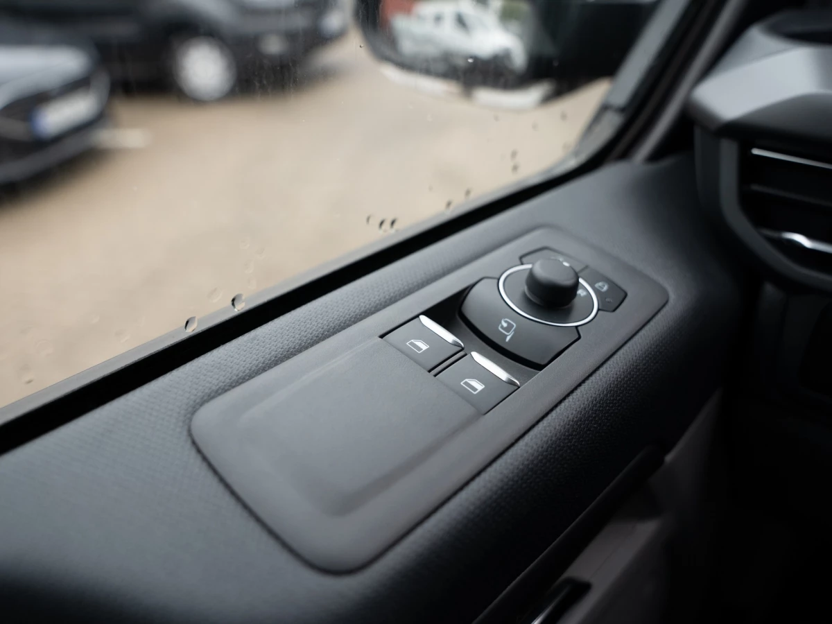 Ford-Tourneo Custom-image-14