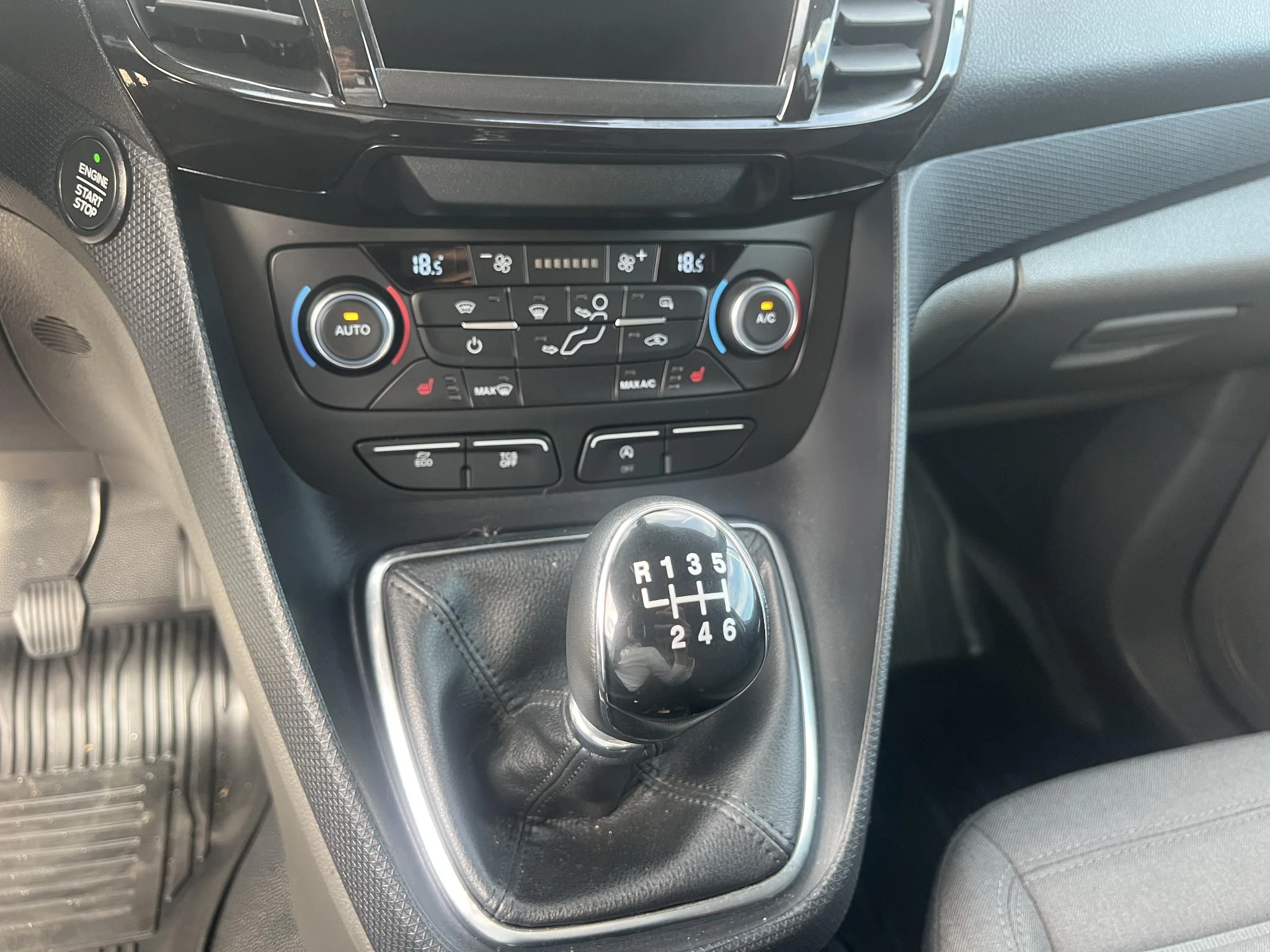 Ford-Transit Connect-image-18