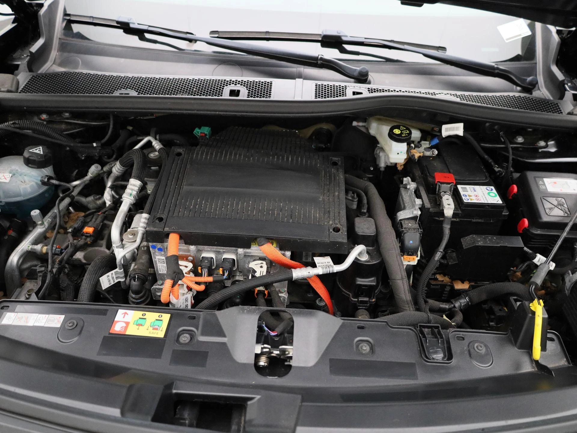 Peugeot e-2008 EV Active 50 kWh