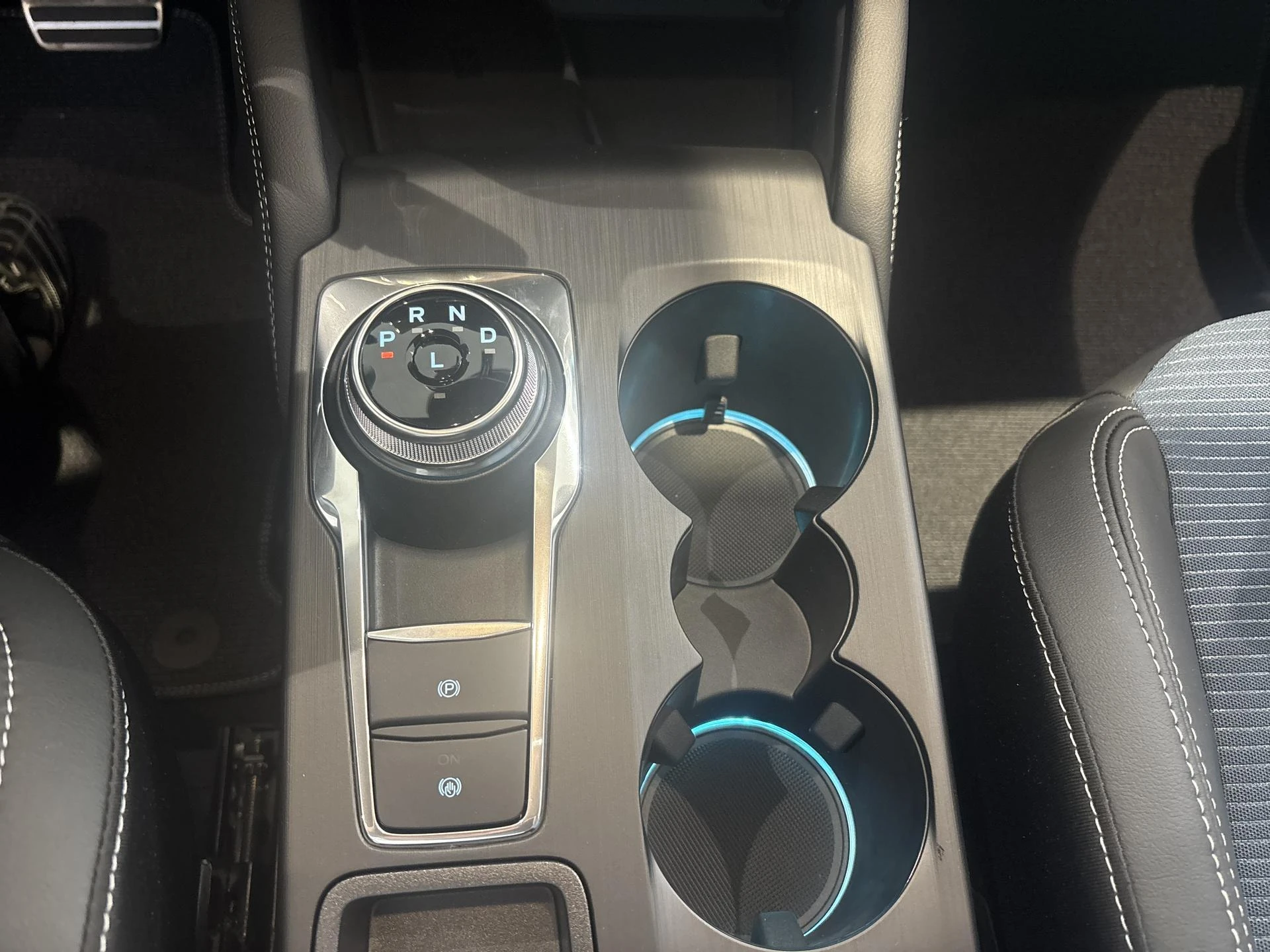 Ford-Kuga-image-14