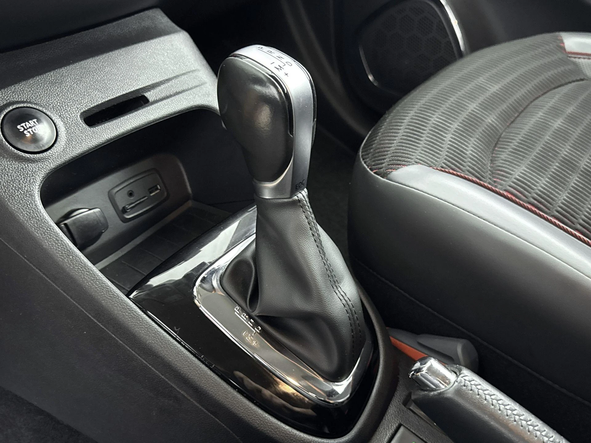 Renault-Captur-image-13