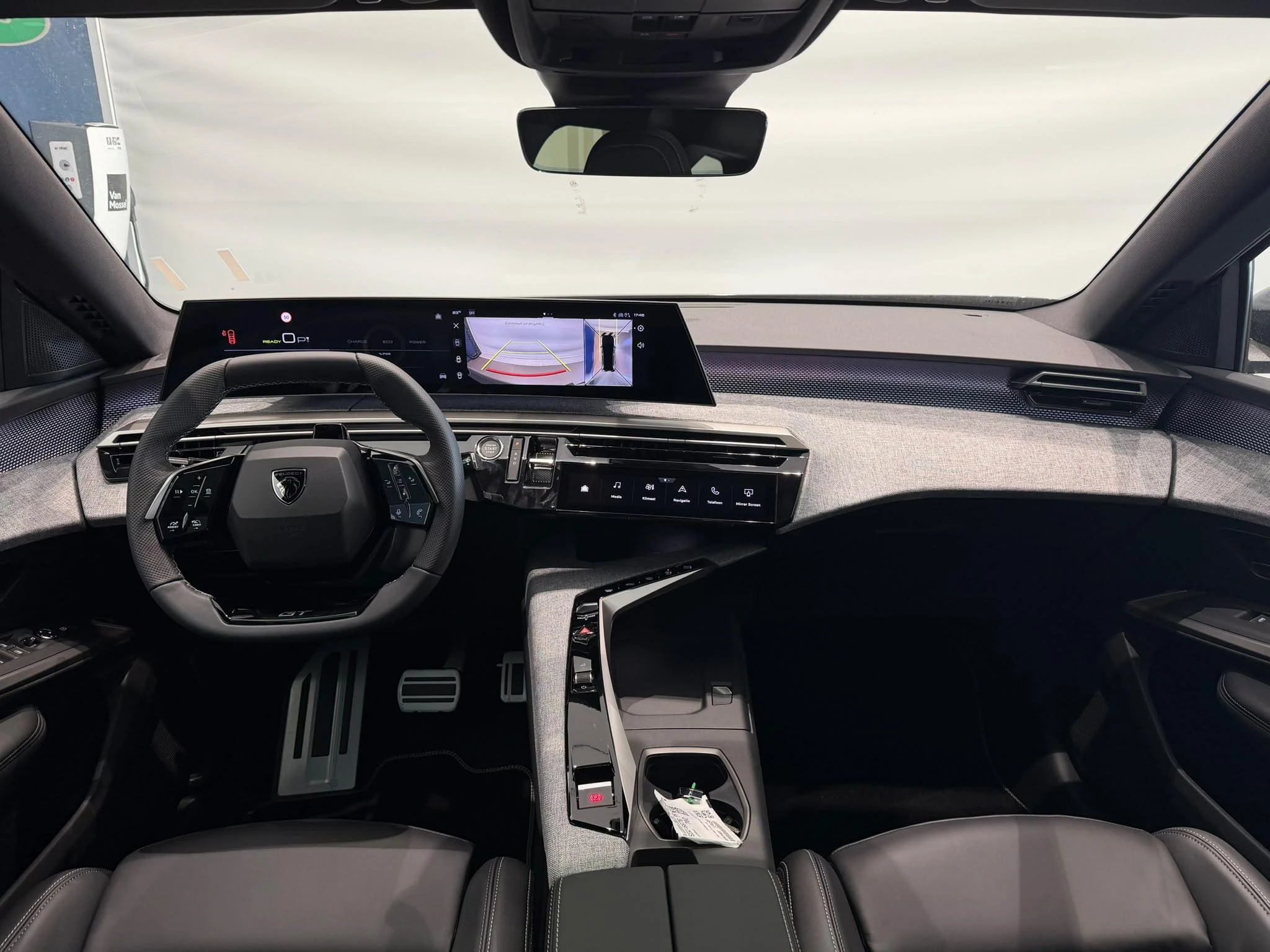 Peugeot-e-5008-image-7