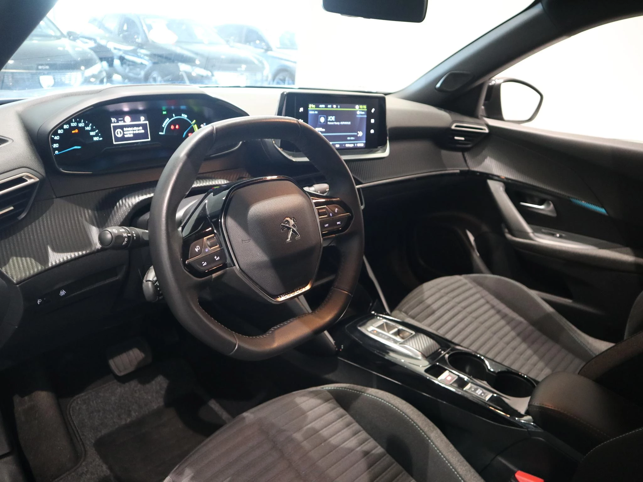 Peugeot e-2008