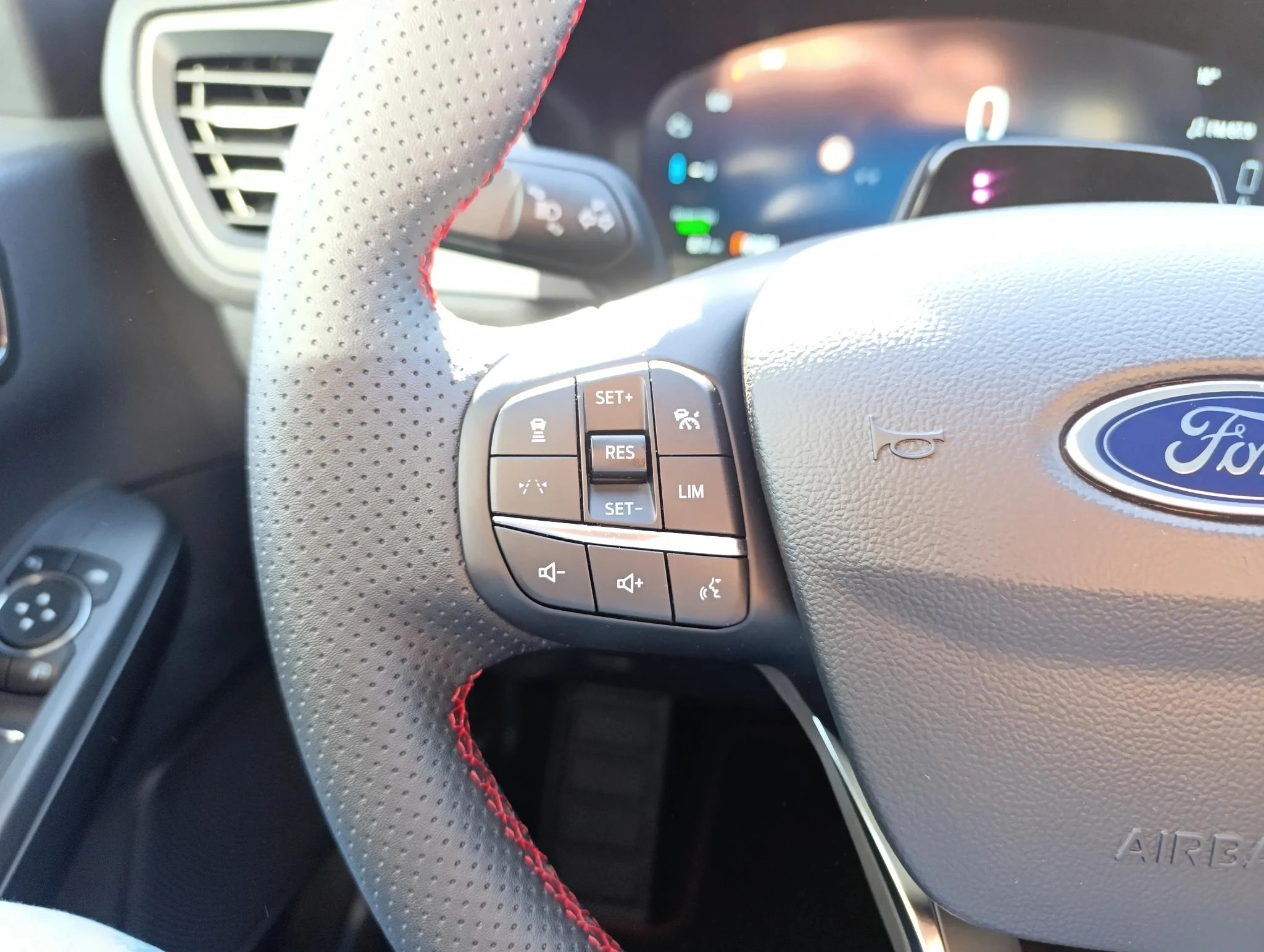 Ford-Kuga-image-17