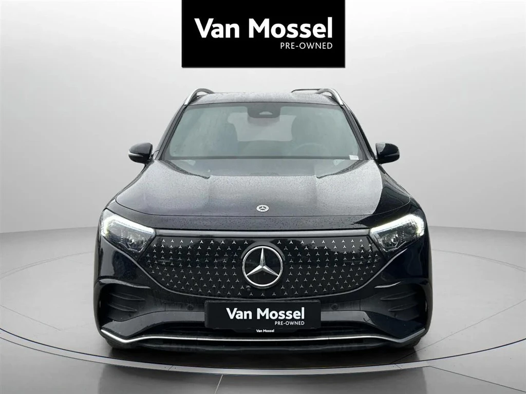Mercedes-Benz-EQB-image-1