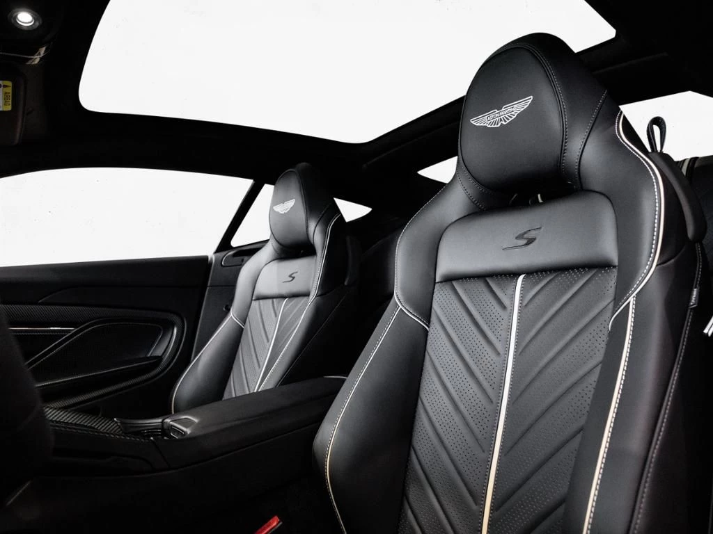 Aston Martin DB12 S Coupe Aston Martin Hamburg
