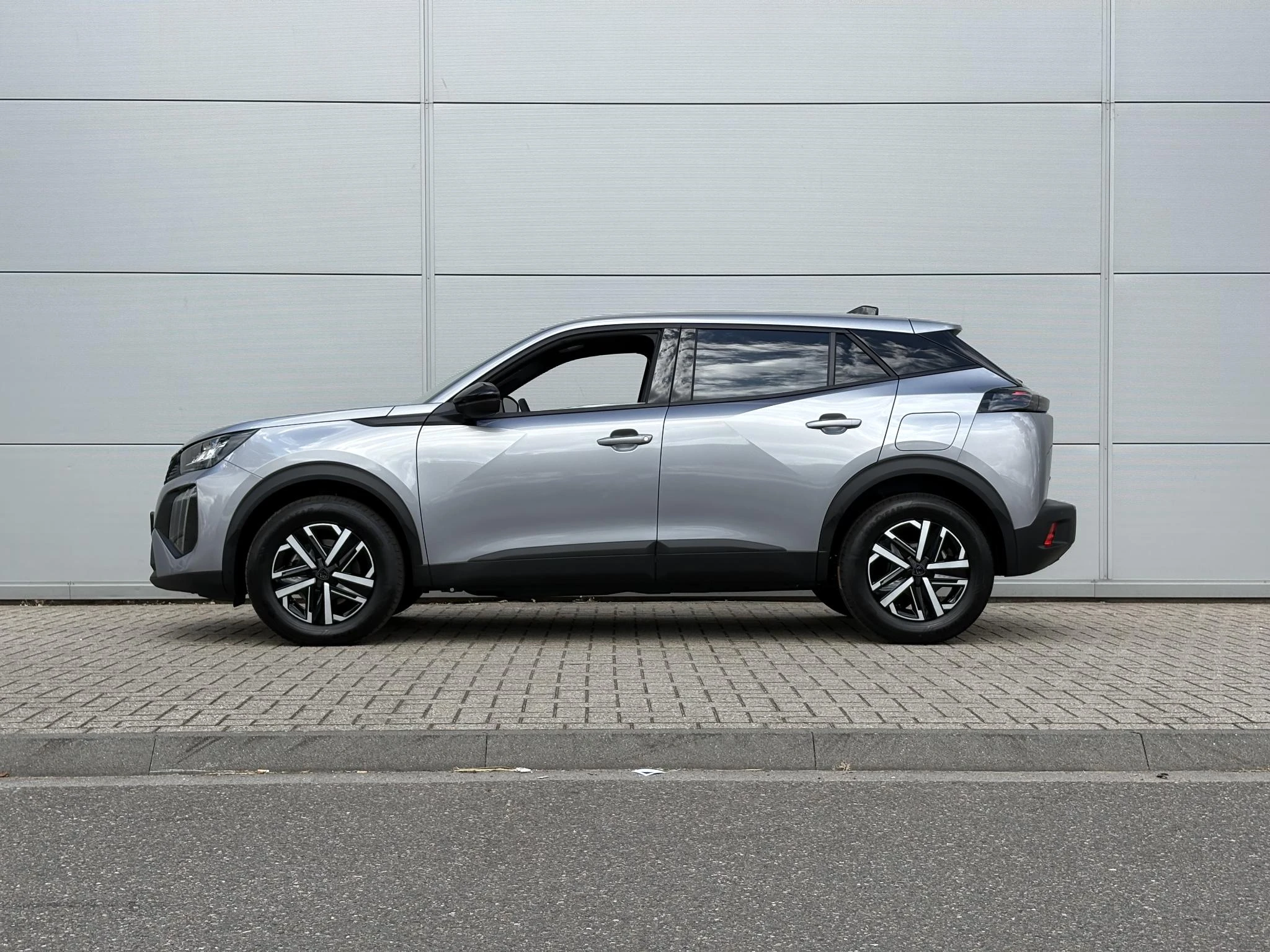 Peugeot-2008-image-2
