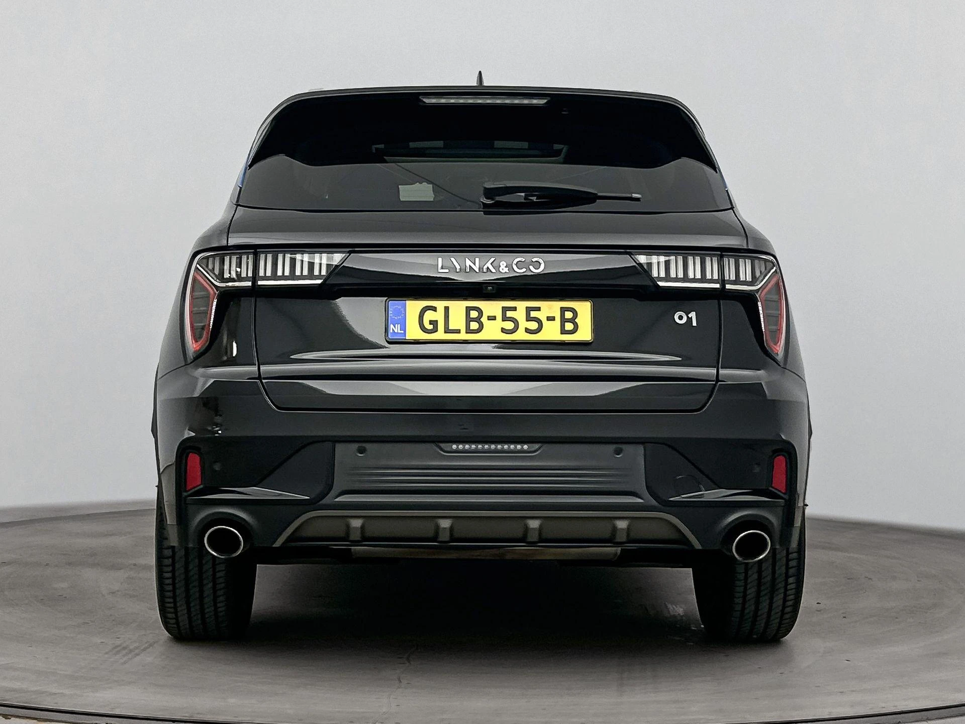 Lynk & Co-01-image-2