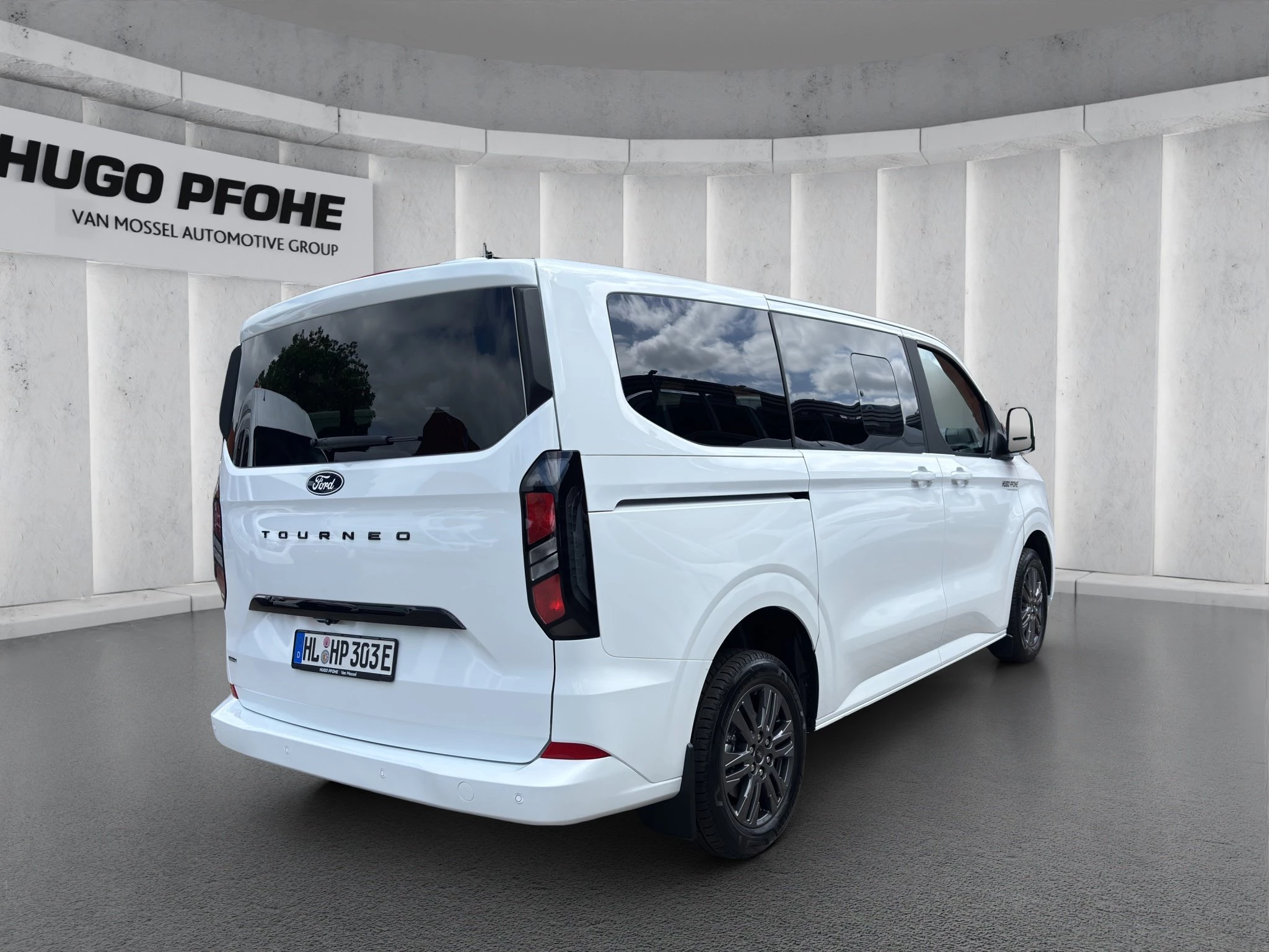 Ford Tourneo Custom Titanium 2.5 PHEV 340 L1 LED | ACC | GJR | RFK | SHZ | LMF