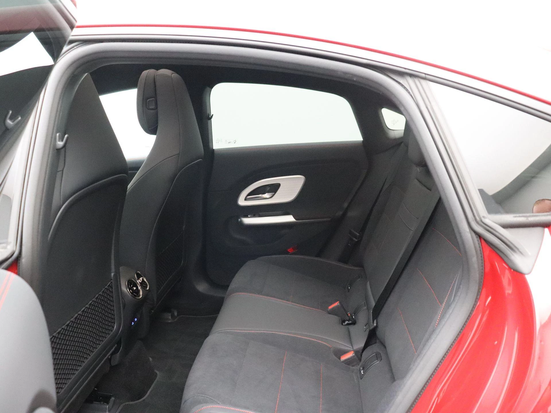 Mercedes-Benz CLA 250+ Sport Edition + MULTIBEAM LED + PANO +