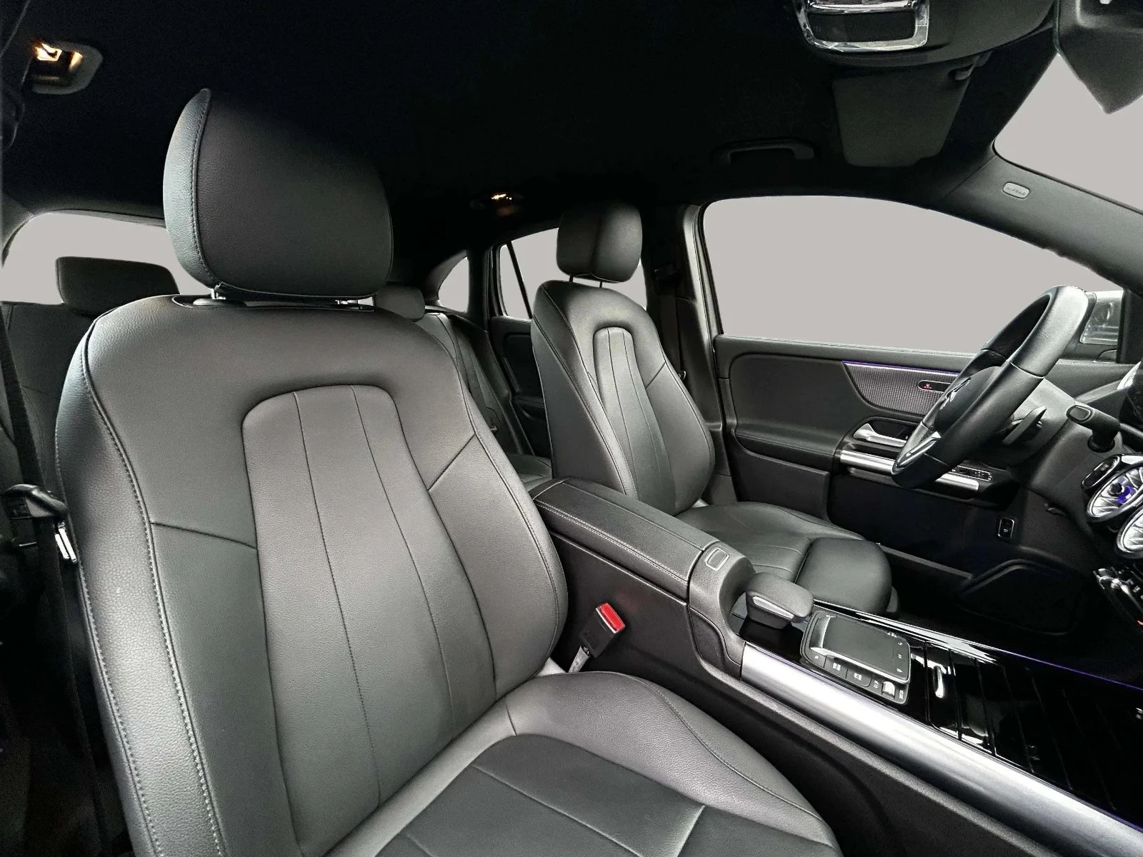 Mercedes-Benz-EQA-image-12