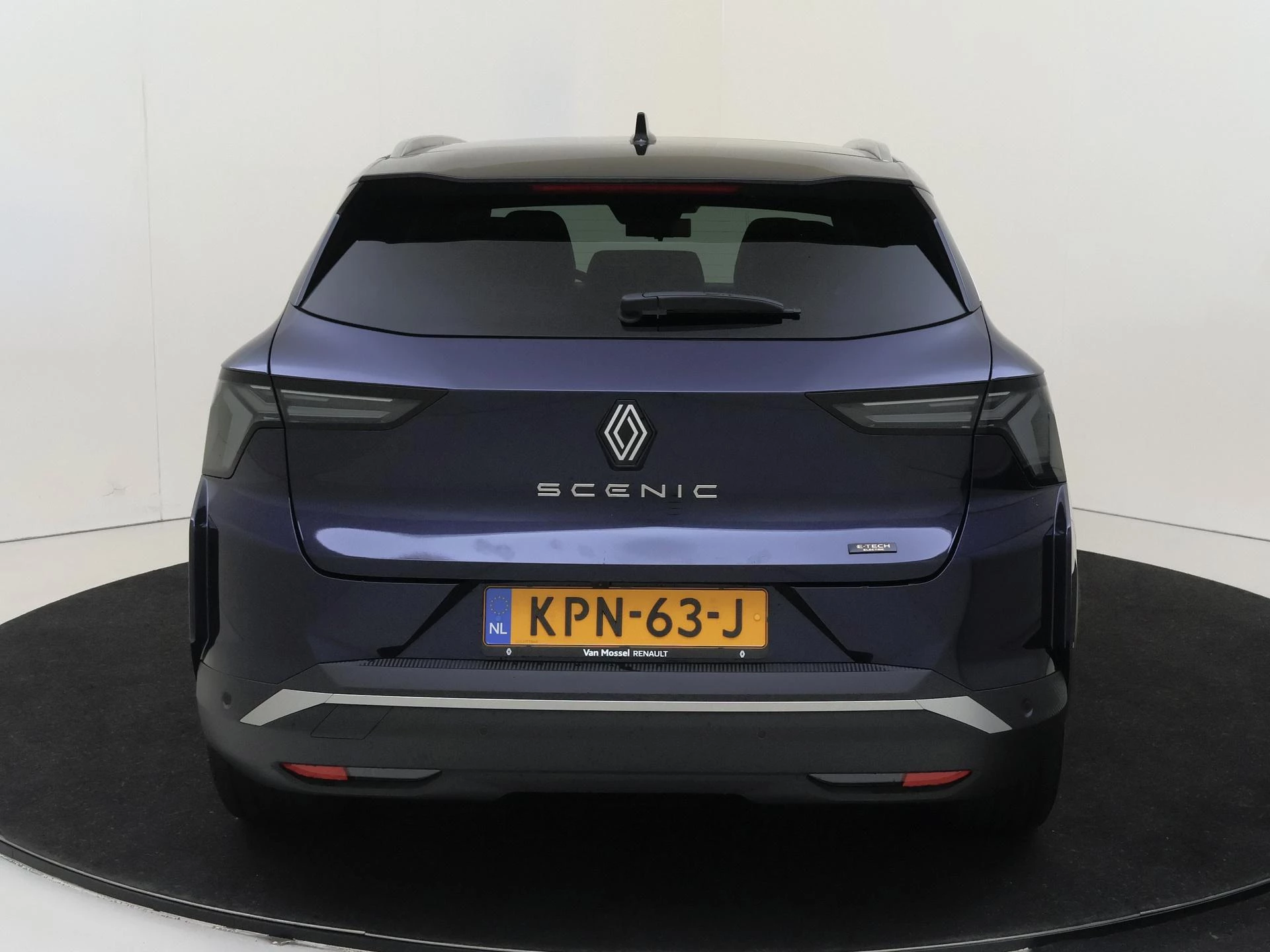 Renault Scénic E-Tech EV87 long range iconic