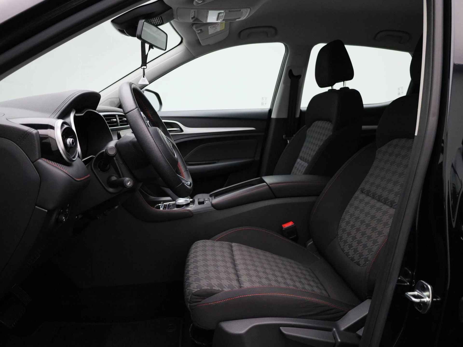 MG-ZS-image-9