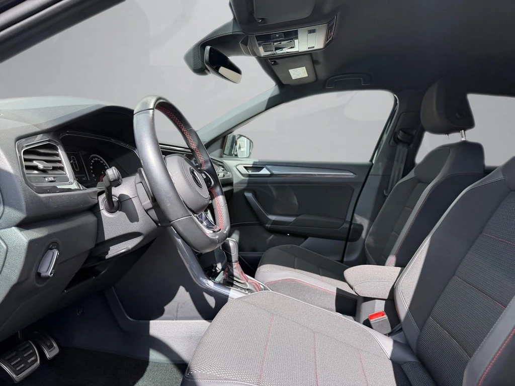 Volkswagen-T-Roc-image-6