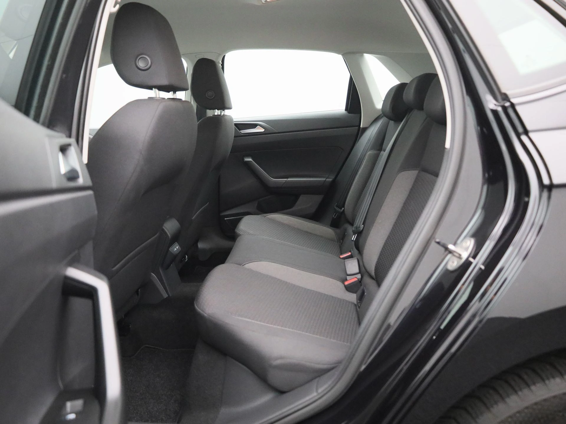 Volkswagen-Polo-image-11