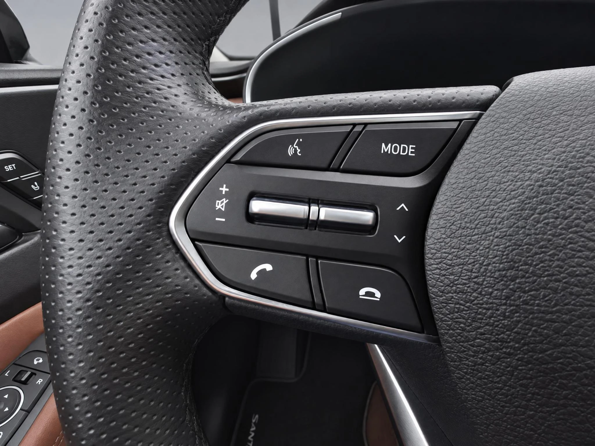 Hyundai-Santa Fe-image-15
