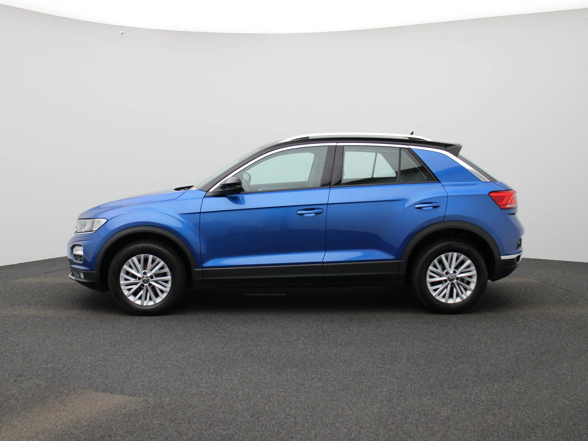 Volkswagen-T-Roc-image-3