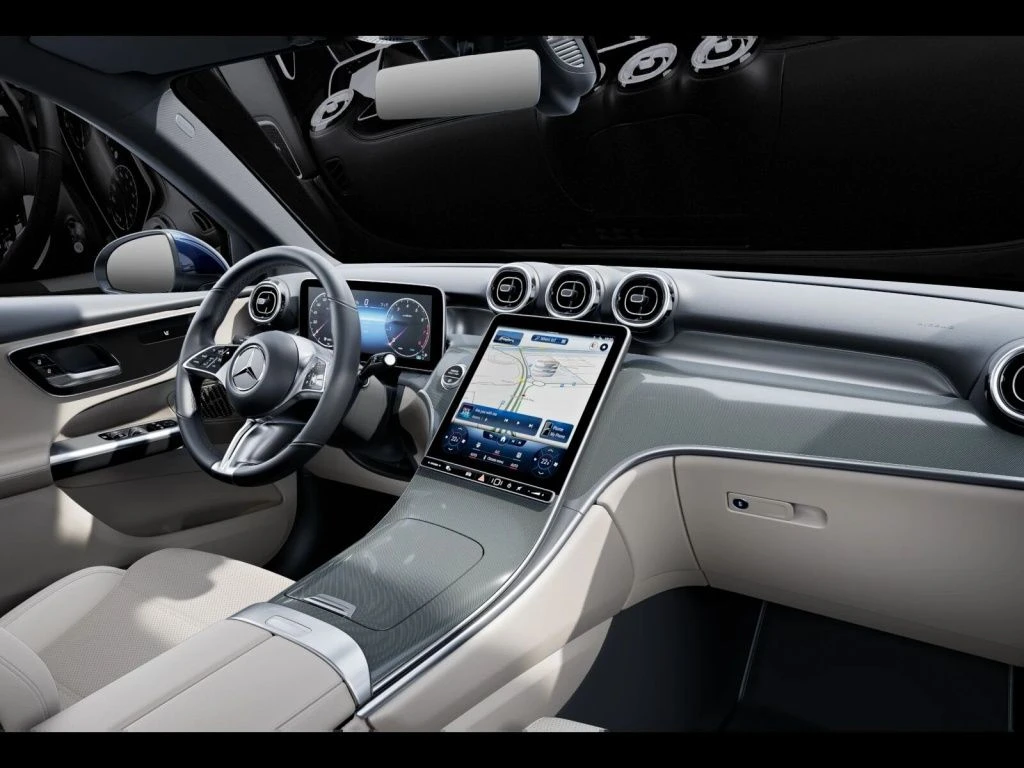 Mercedes-Benz-GLC 200-image-12