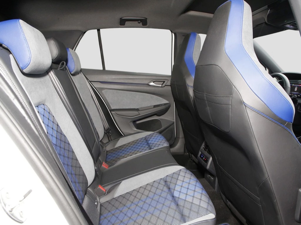 Volkswagen-Golf-image-11
