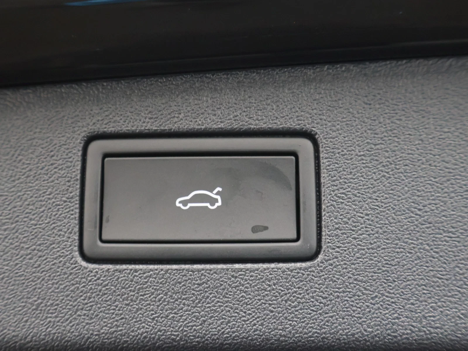 Volkswagen-Tiguan-image-12