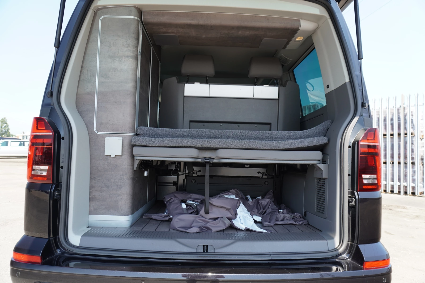 Volkswagen-California-image-17