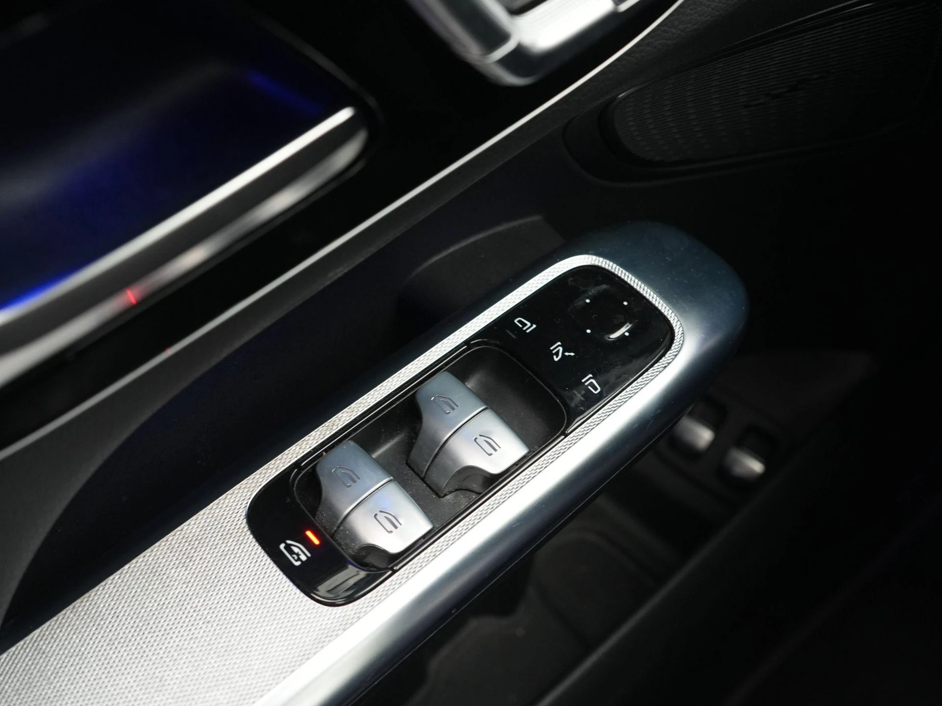 Mercedes-Benz-GLC-image-38