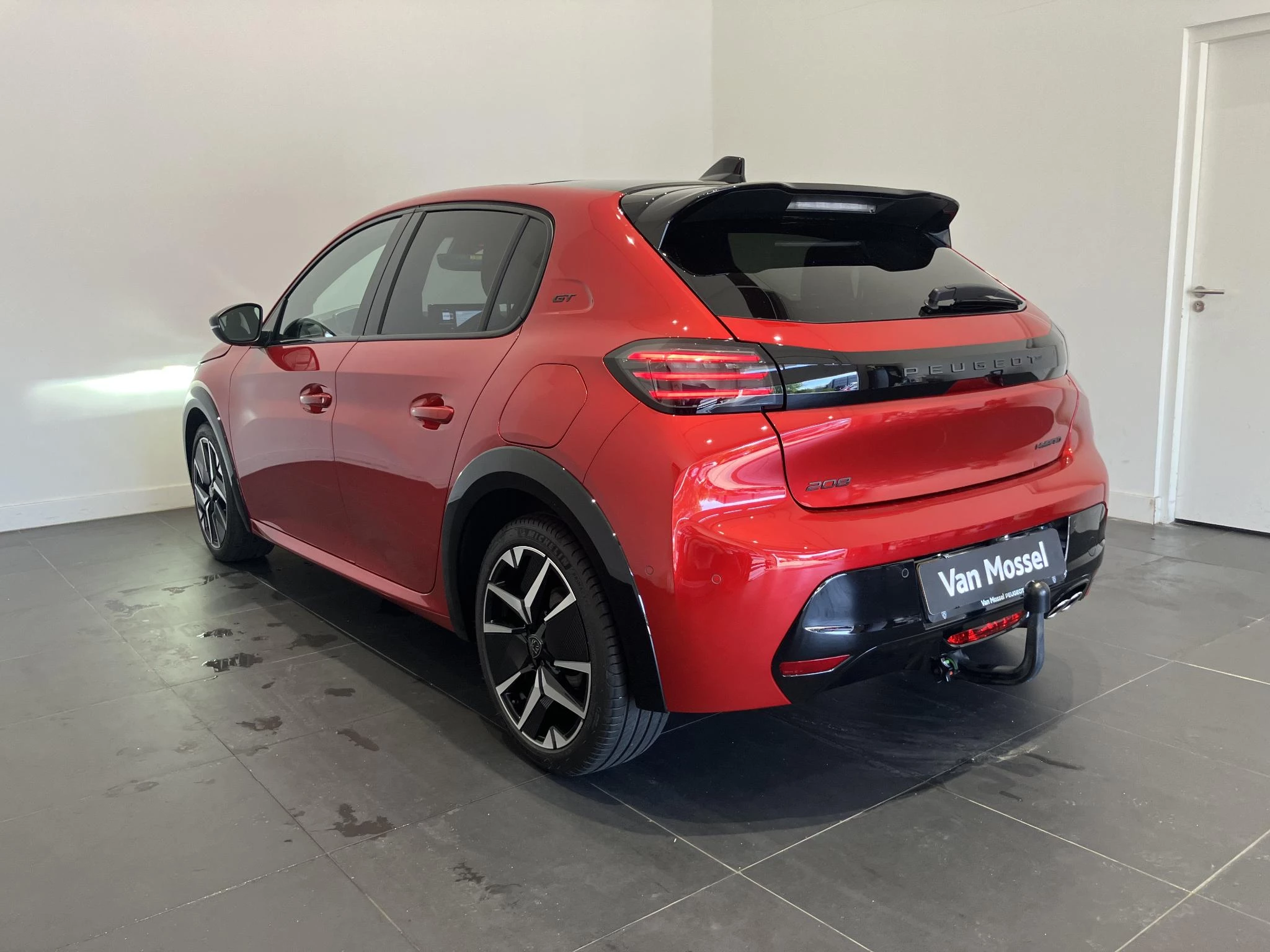 Peugeot 208 Hybrid 136 e-DCS6 GT