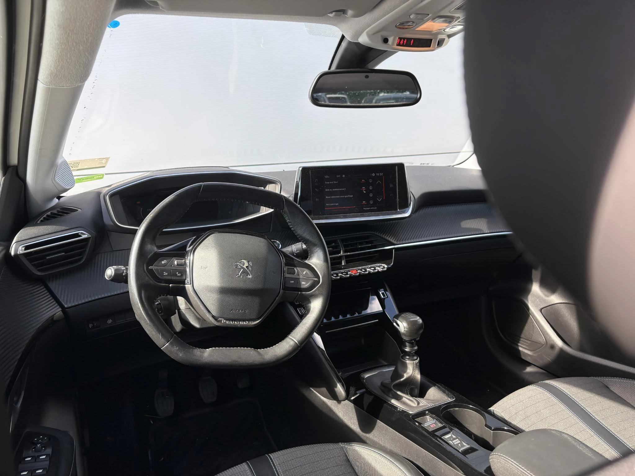 Peugeot-208-image-8